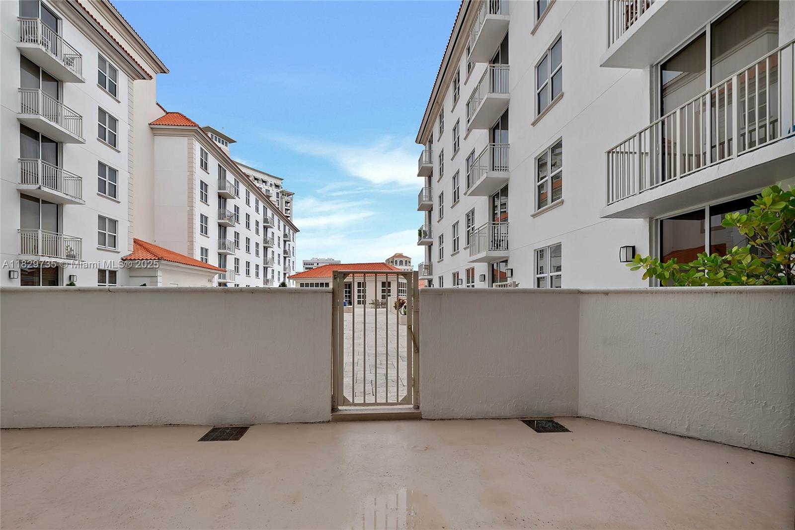 THE MINORCA CONDO - Residential