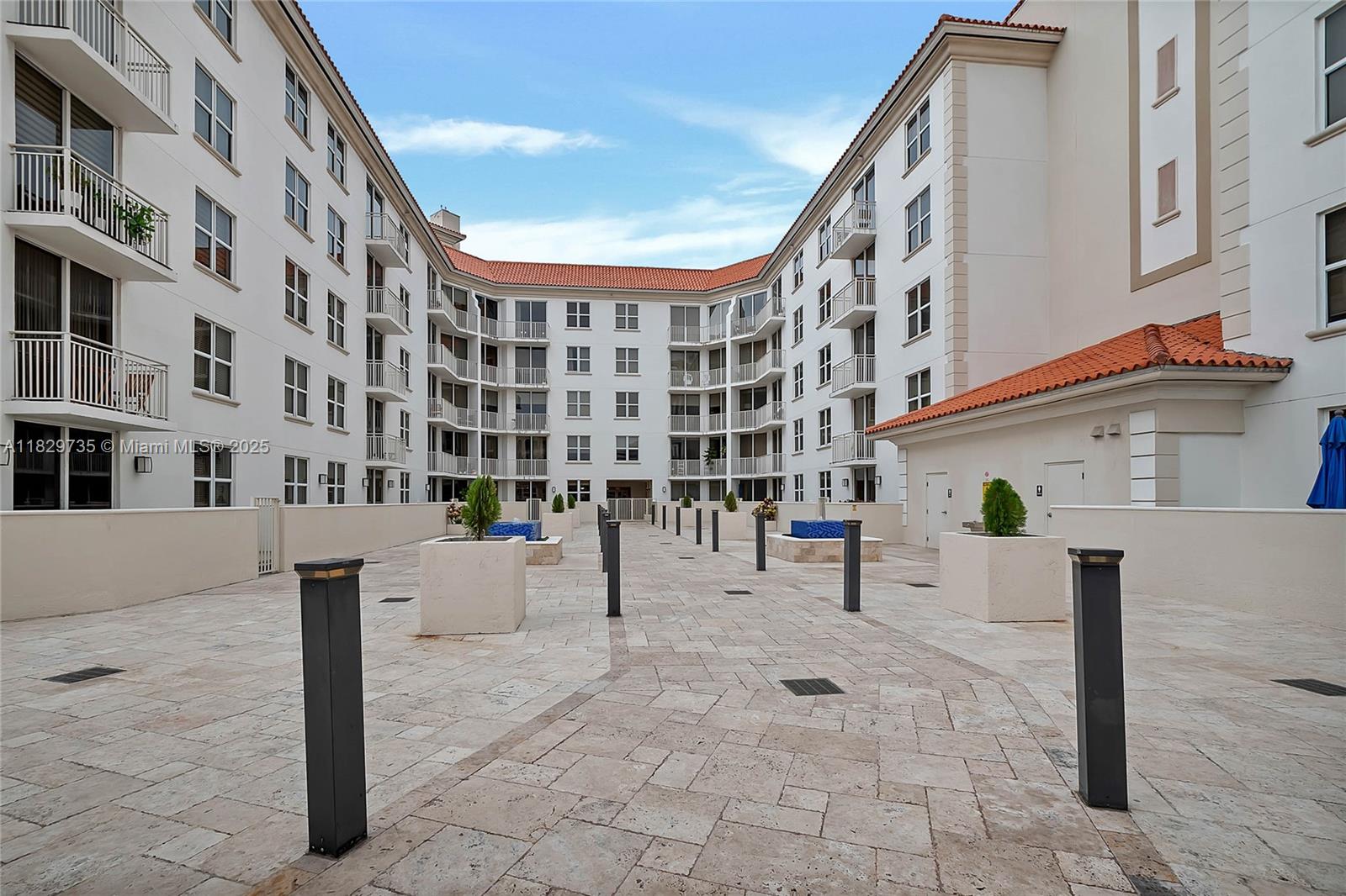 THE MINORCA CONDO - Residential