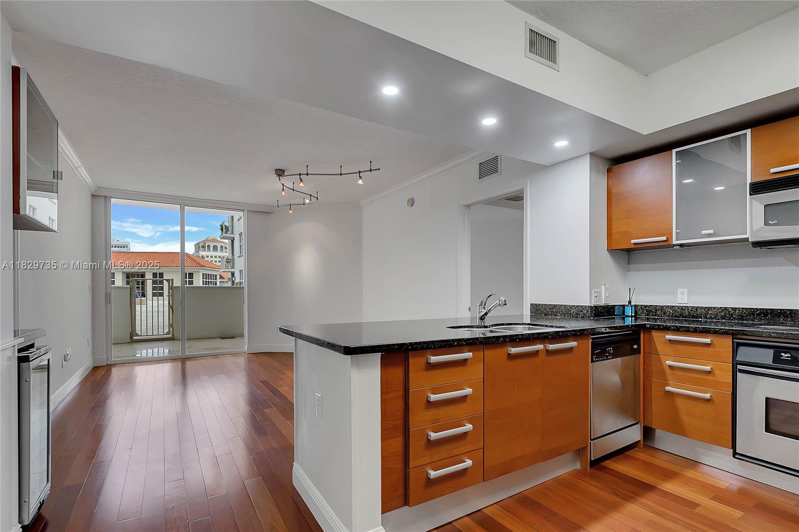 THE MINORCA CONDO - Residential