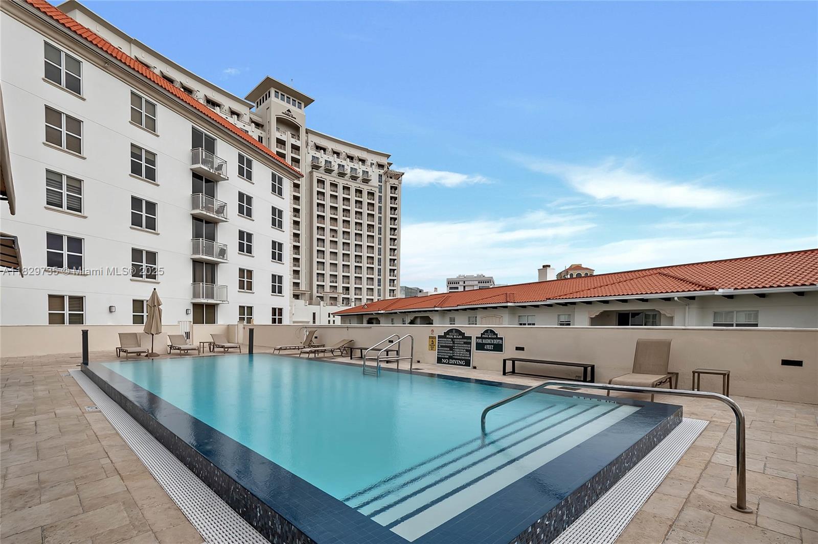 THE MINORCA CONDO - Residential