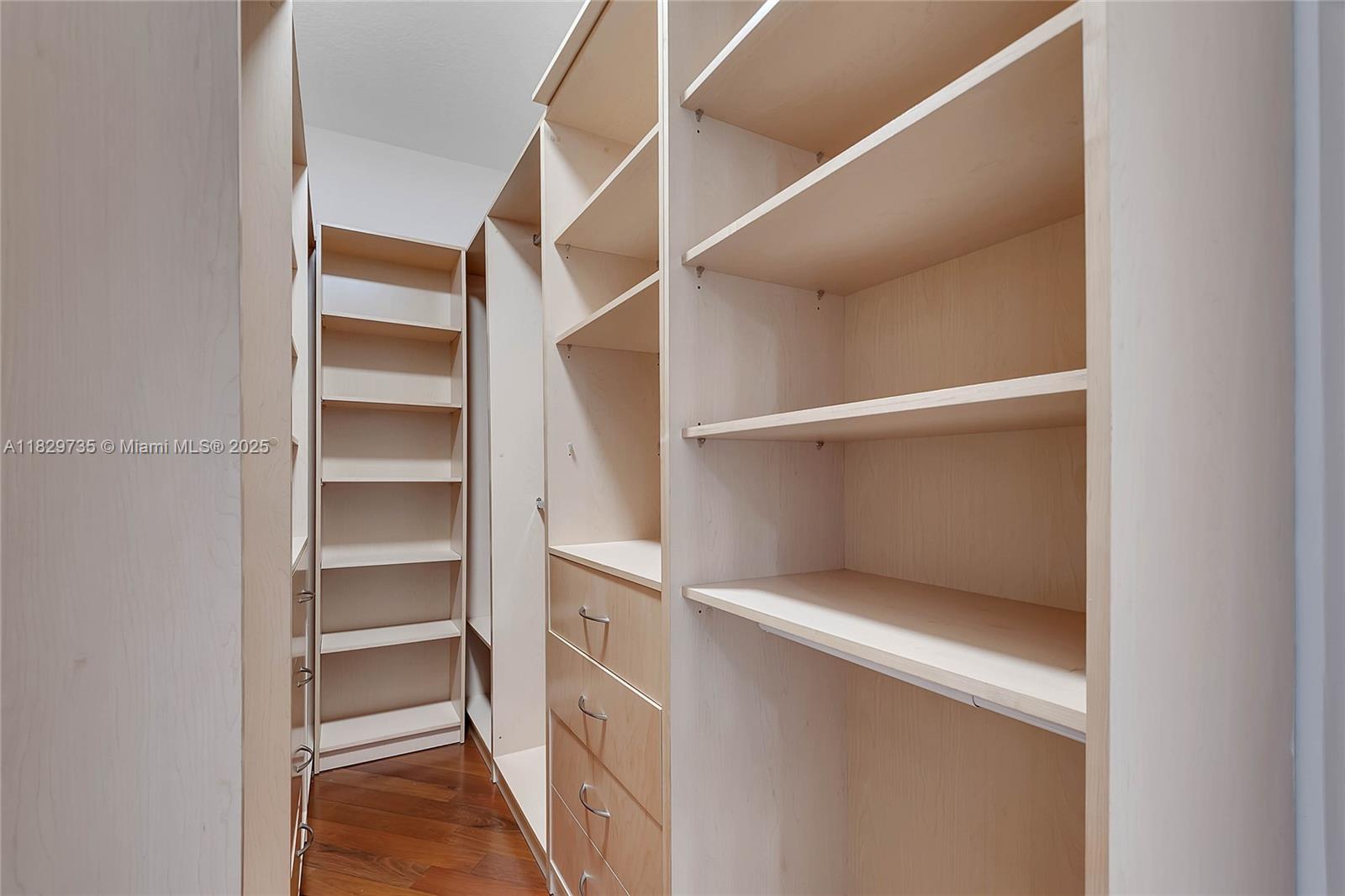 THE MINORCA CONDO - Residential