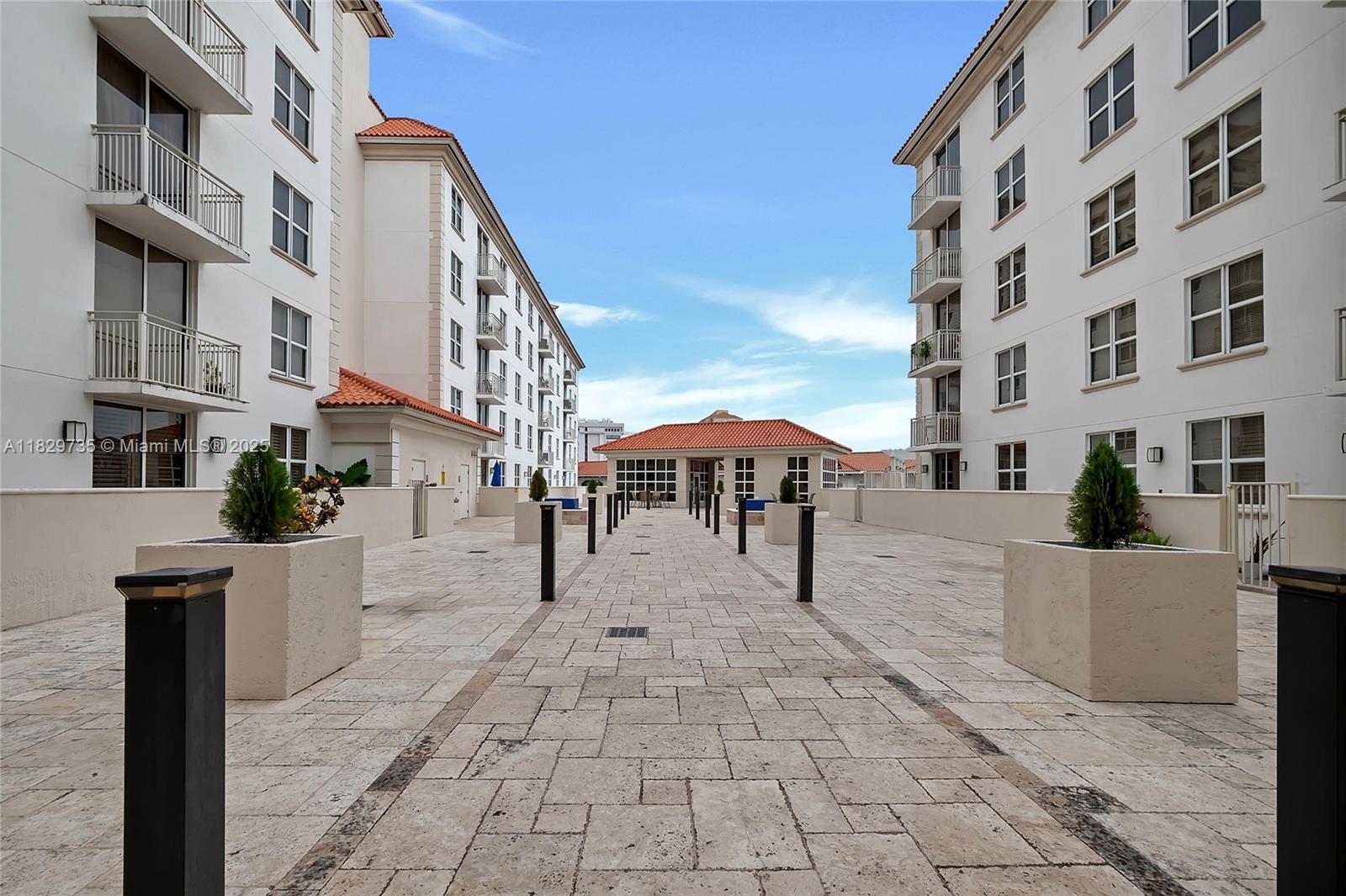 THE MINORCA CONDO - Residential