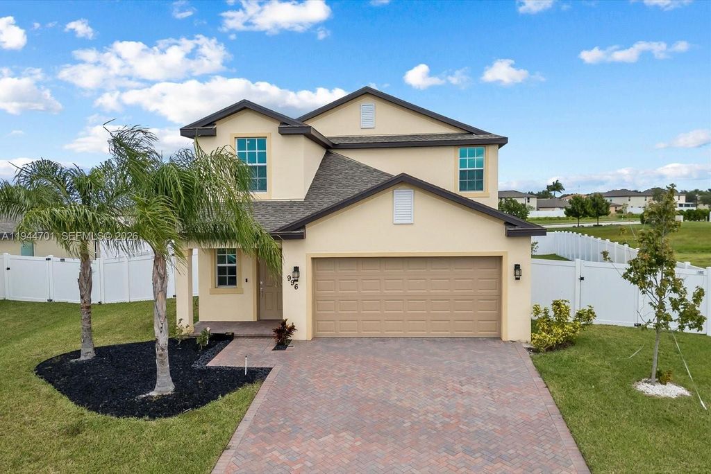 Photo of 996 Bent Creek Dr, Fort Pierce, FL 34947 (MLS # A11944701)