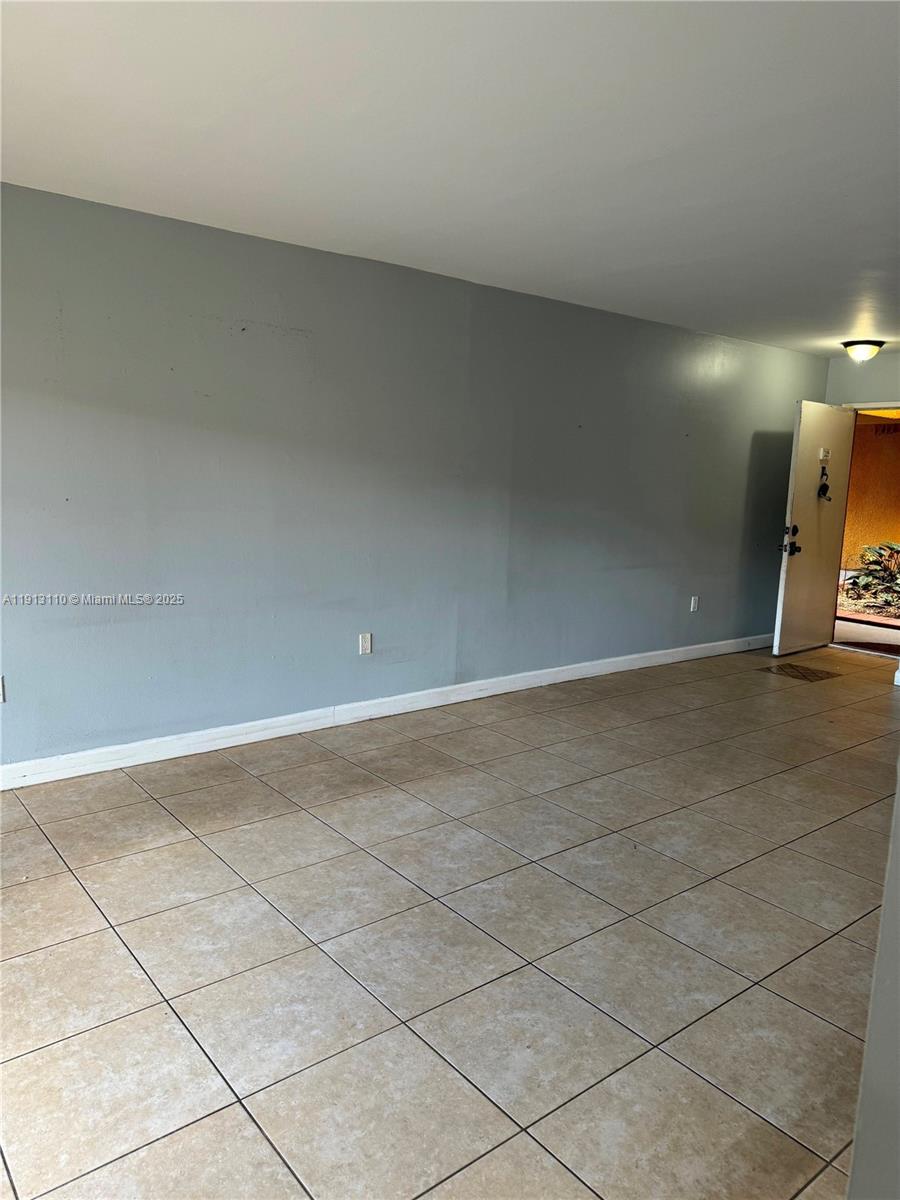 SOLEIL AT FONTAINEBLEAU C - Residential Lease