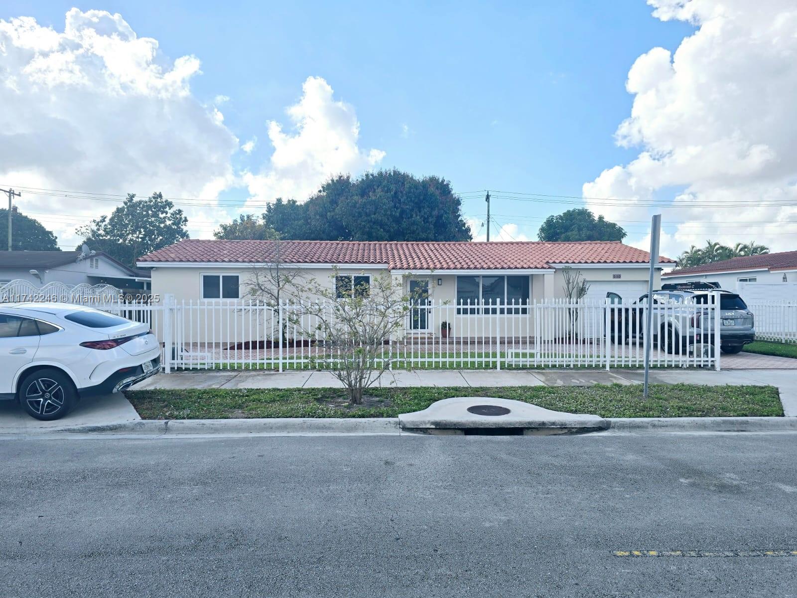 540 W 77th St, Hialeah, Miami-Dade County, Florida - 3 Bedrooms  
2 Bathrooms - 