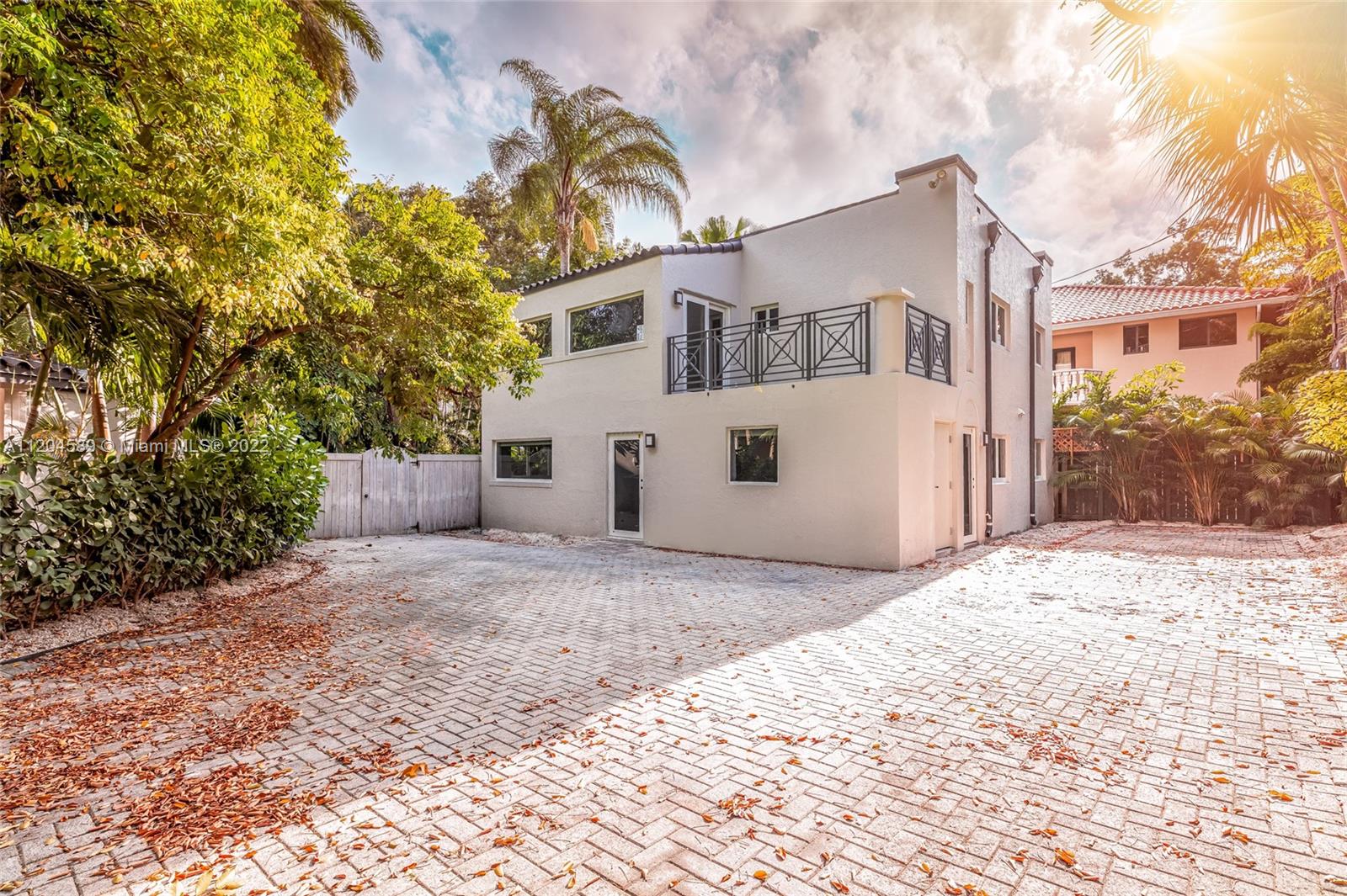 RACEYS PROPERTY - Residential Lease