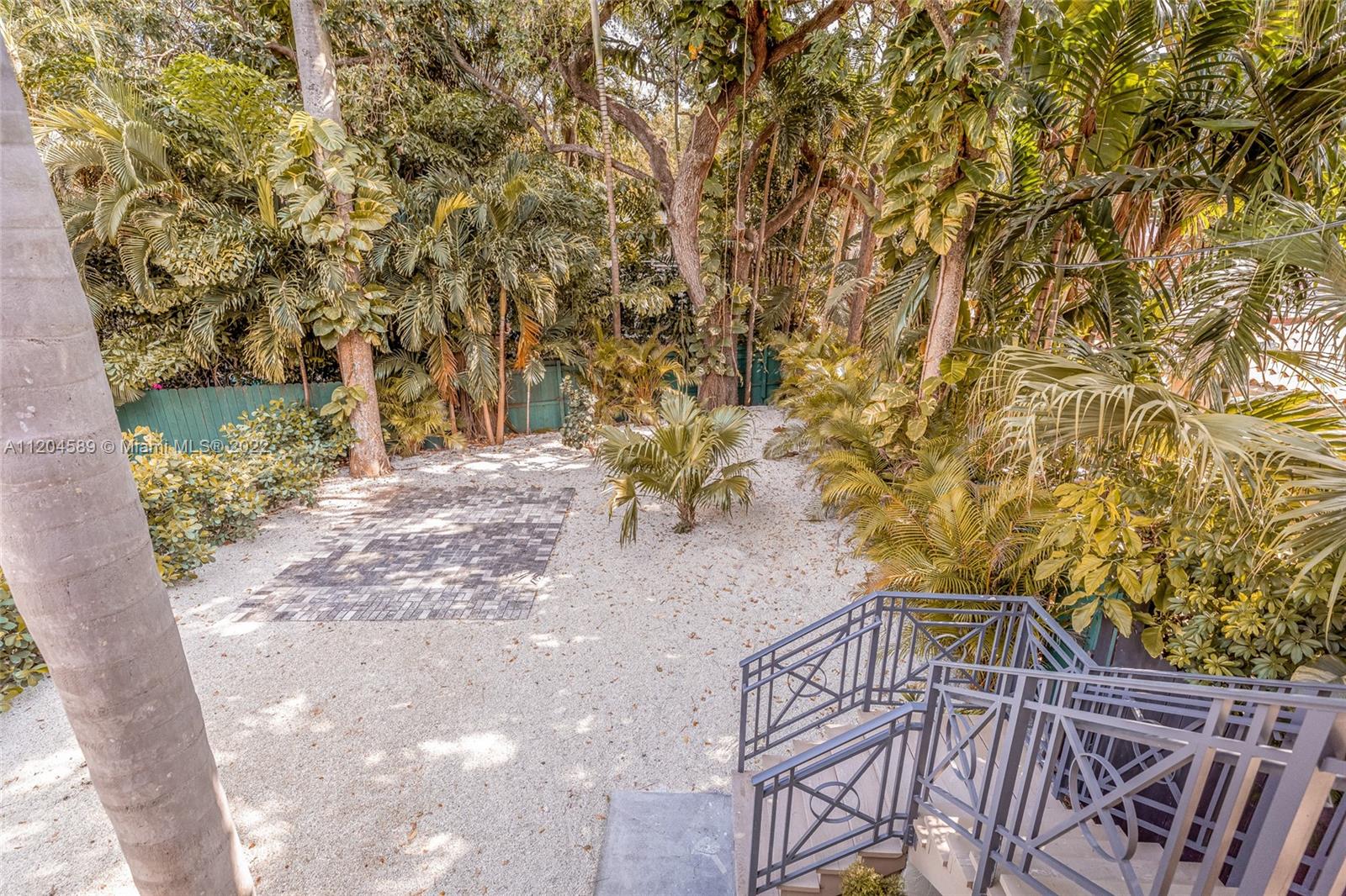 RACEYS PROPERTY - Residential Lease