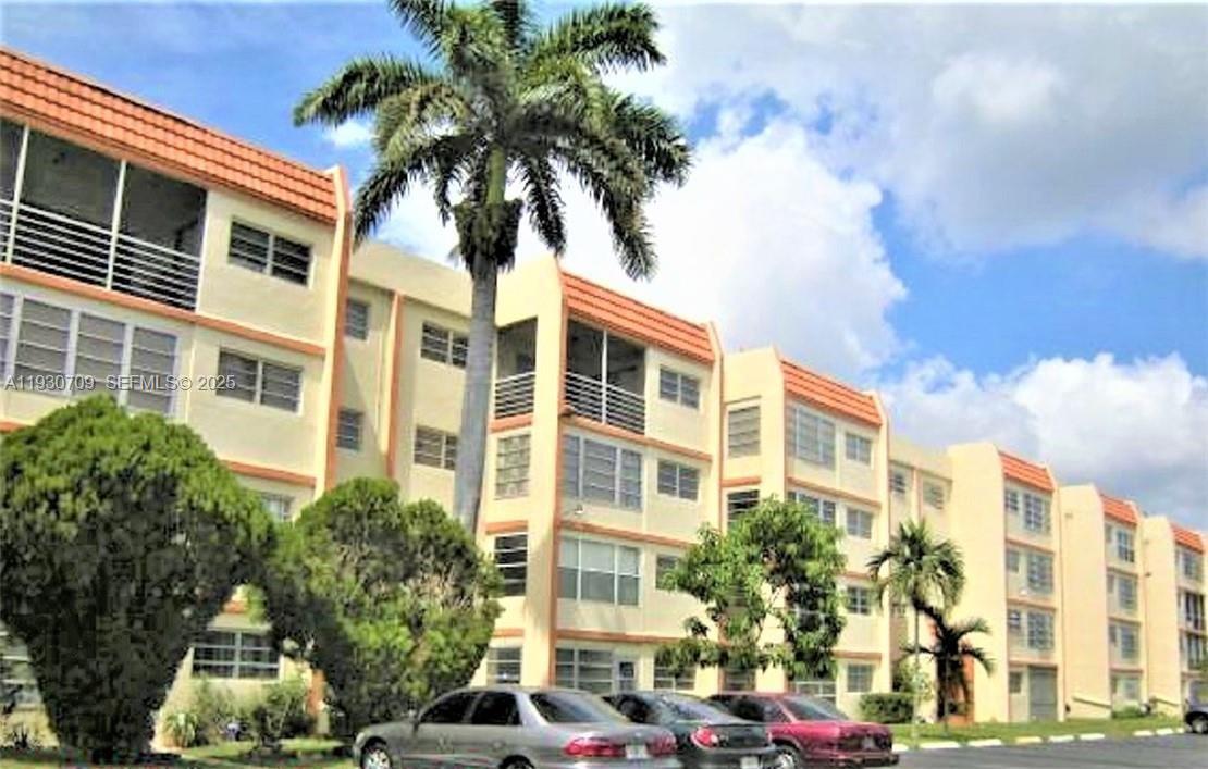 CYPRESS TREE CONDO BLDG 5 - Residential