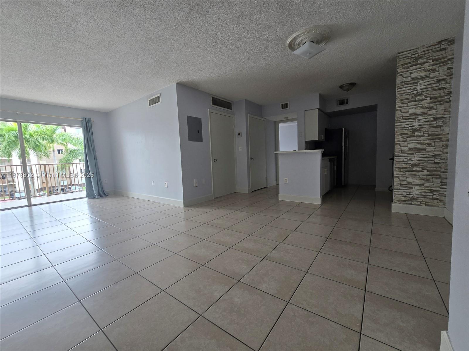 KENDALL LAKE TOWERS CONDO - Residential Lease