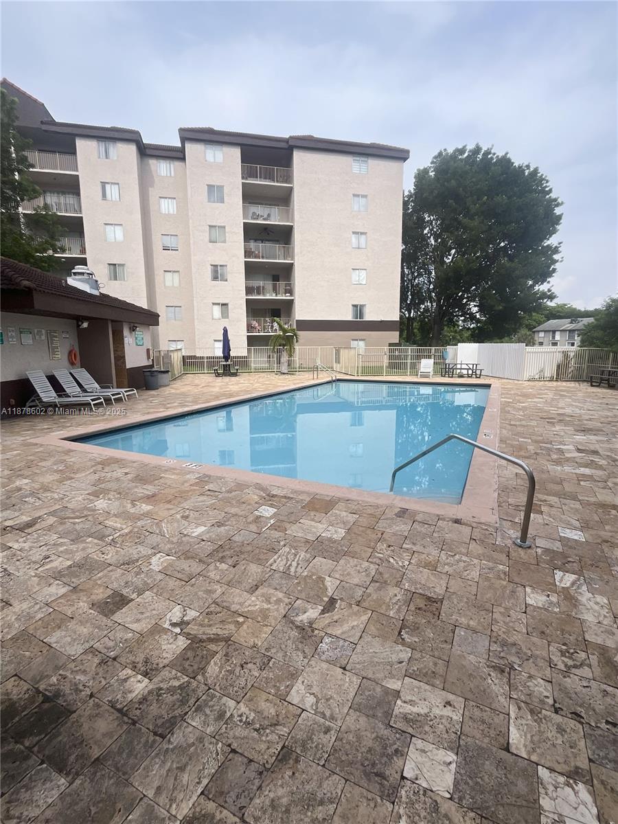 KENDALL LAKE TOWERS CONDO - Residential Lease
