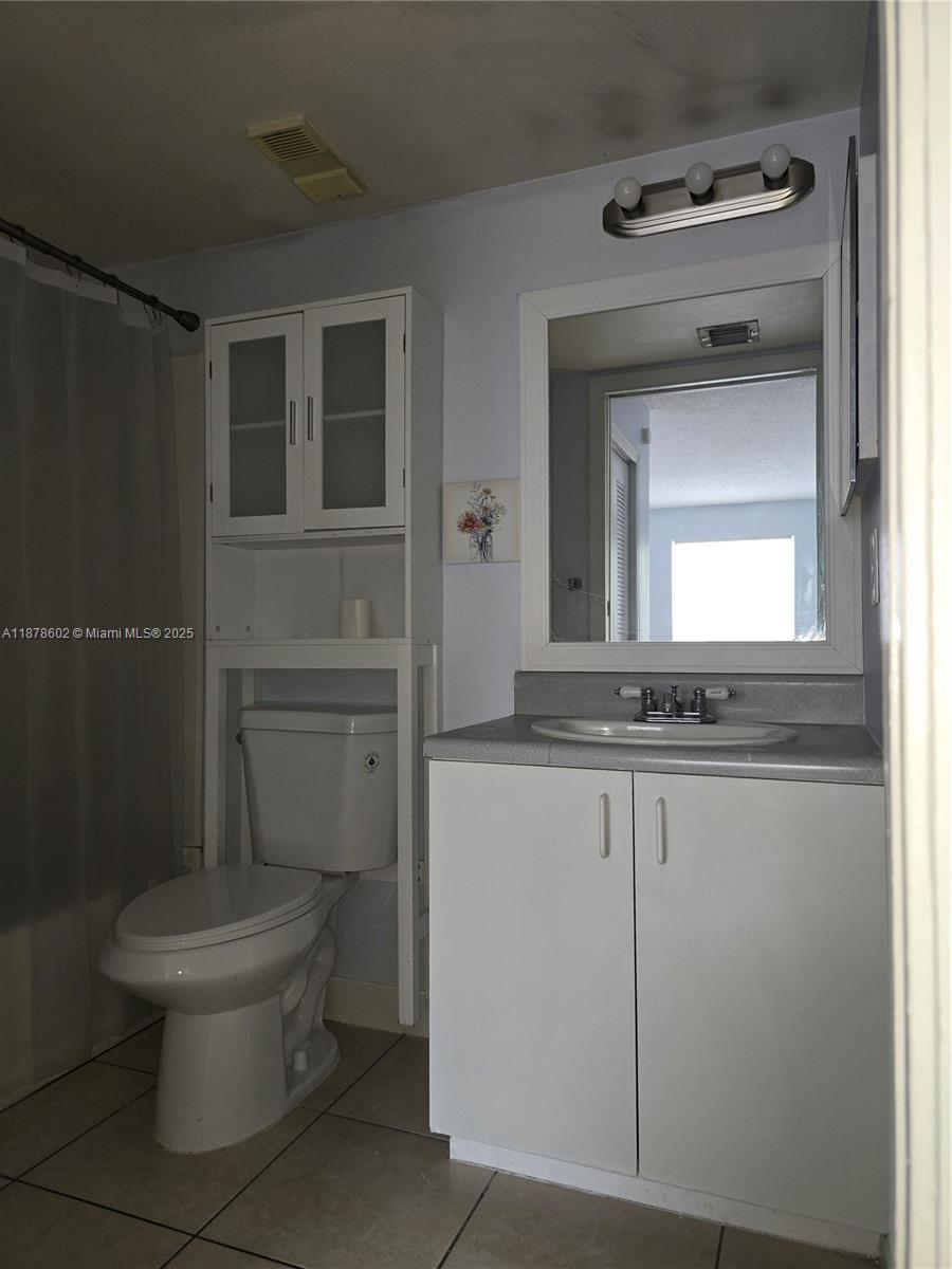 KENDALL LAKE TOWERS CONDO - Residential Lease