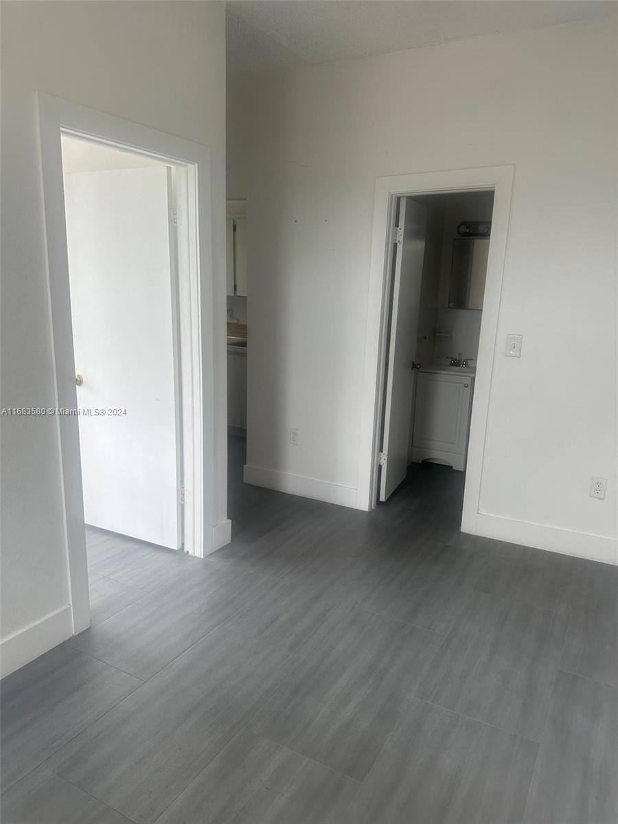 2961 Sw 5th St 12, Miami, Broward County, Florida - 1 Bedrooms  
1 Bathrooms - 
