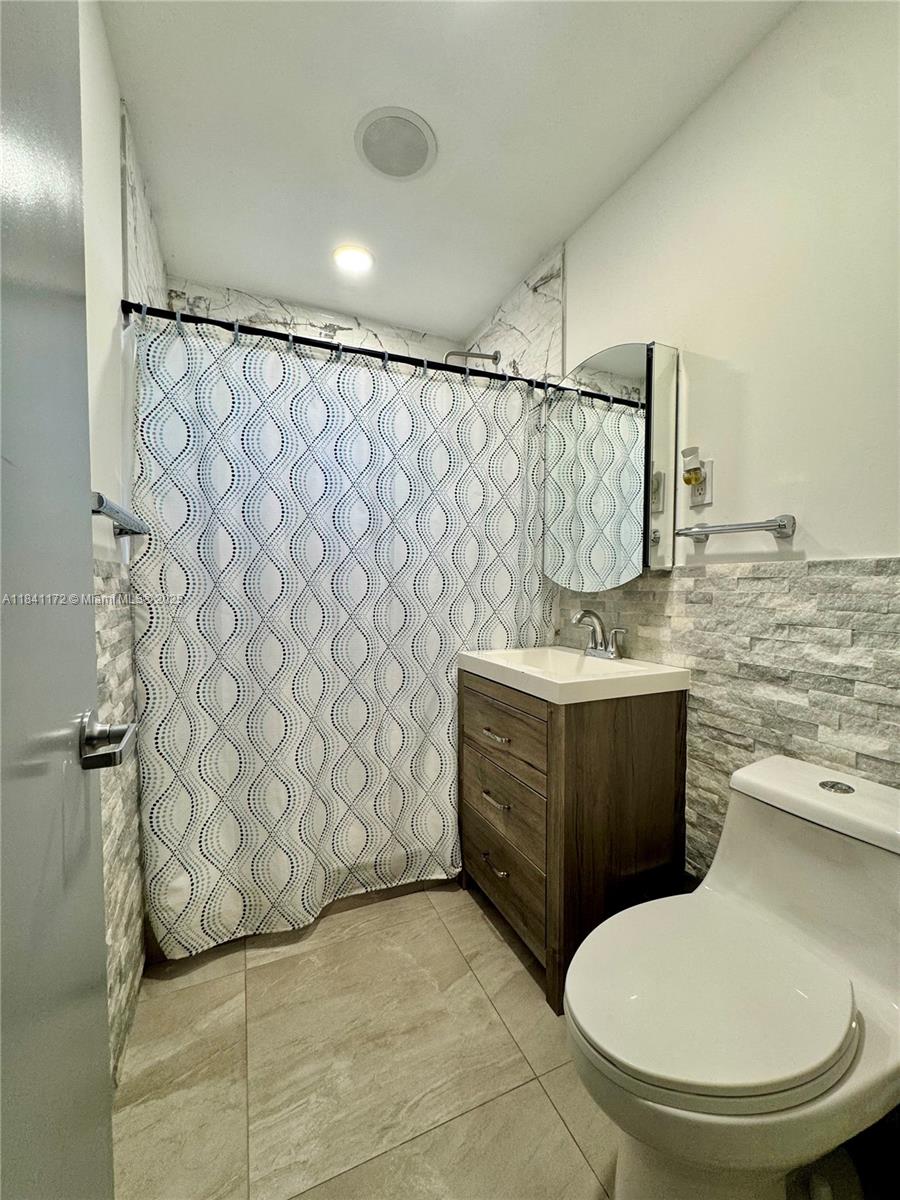 LAKE FOREST SEC 4 - Residential