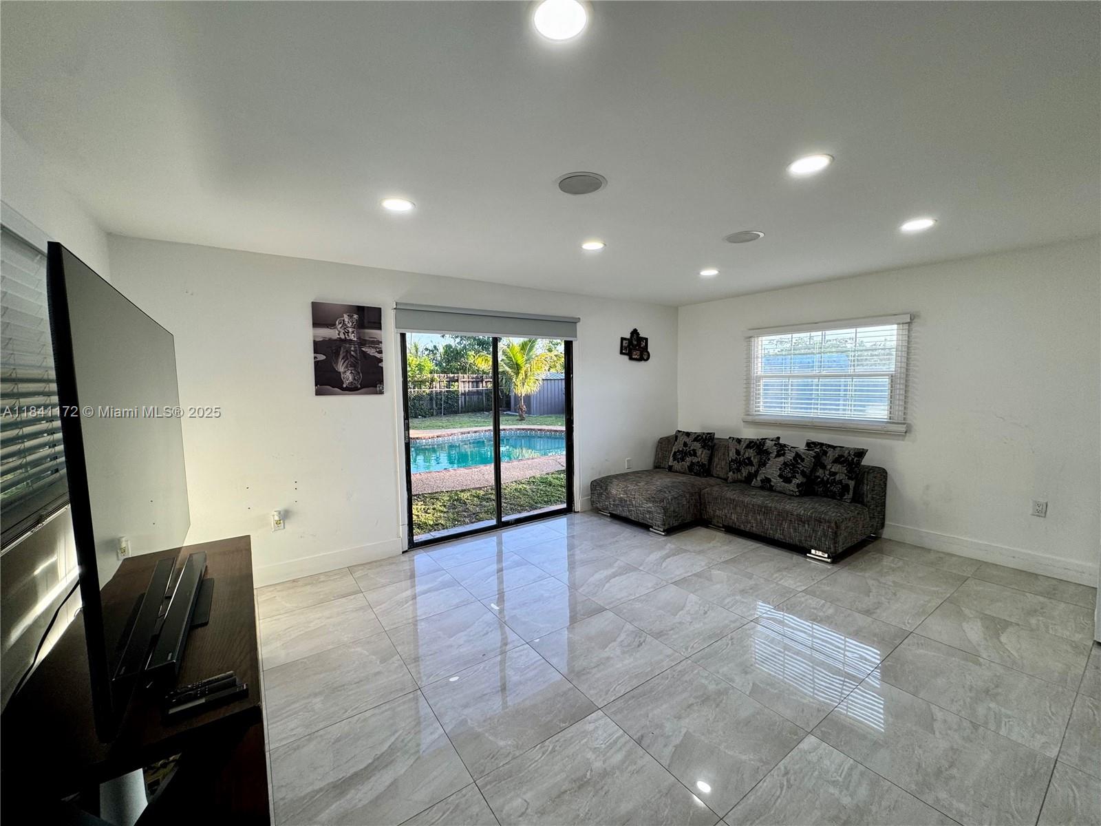 LAKE FOREST SEC 4 - Residential