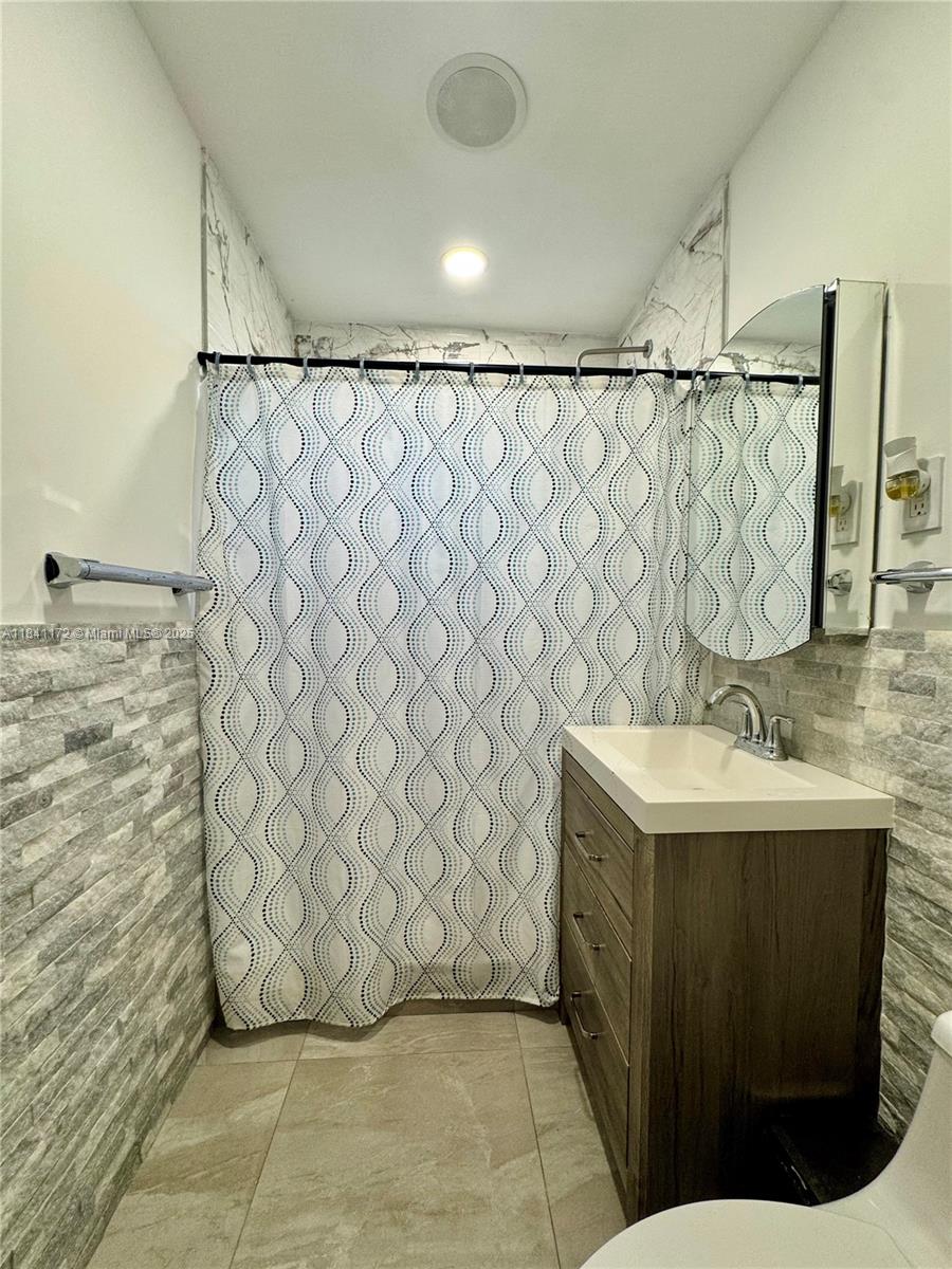 LAKE FOREST SEC 4 - Residential