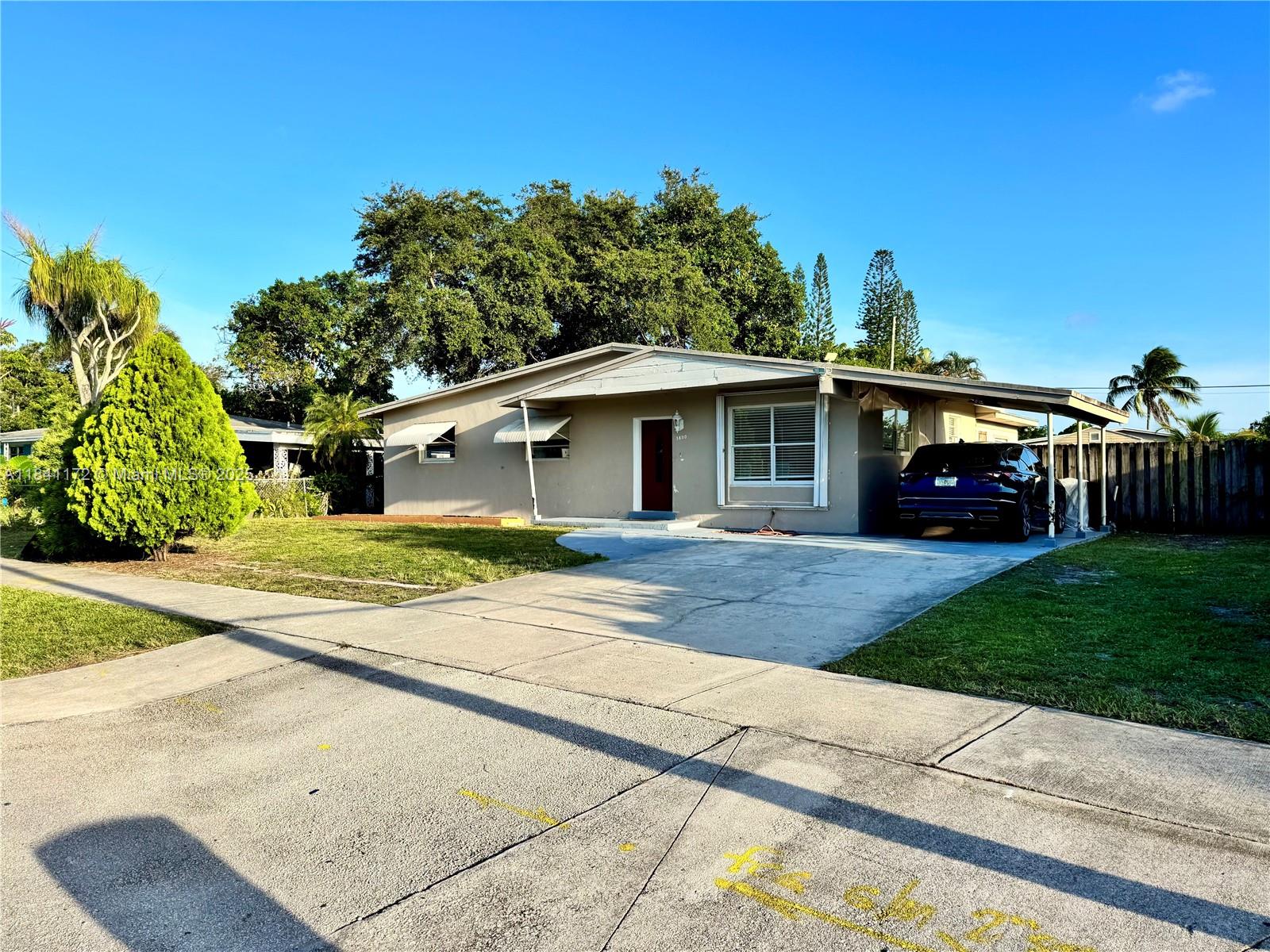 Great Opportunity 3/1 with huge backyard and a large POOL that is great for entertaining.
**PROPERTY SOLD AS-IS WITH RIGHT TO INSPECTION** PLEASE
PROVIDE DU APPROVAL WITH ALL OFFERS.
**Showing instructions: Contact listing agent for appointment, 24hr notice. Owner occupied.
**SELLER MOTIVATED / BRING ALL OFFERS**