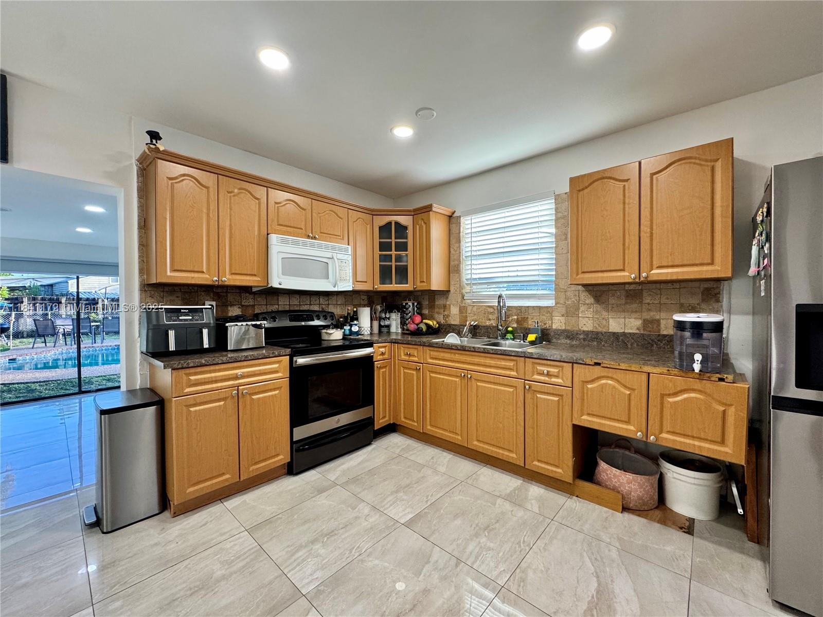 LAKE FOREST SEC 4 - Residential