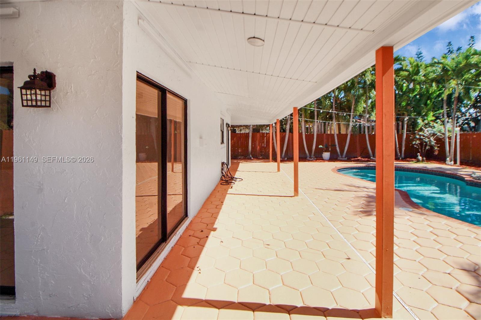 LIVE OAK OF THE HAMMOCKS - Residential