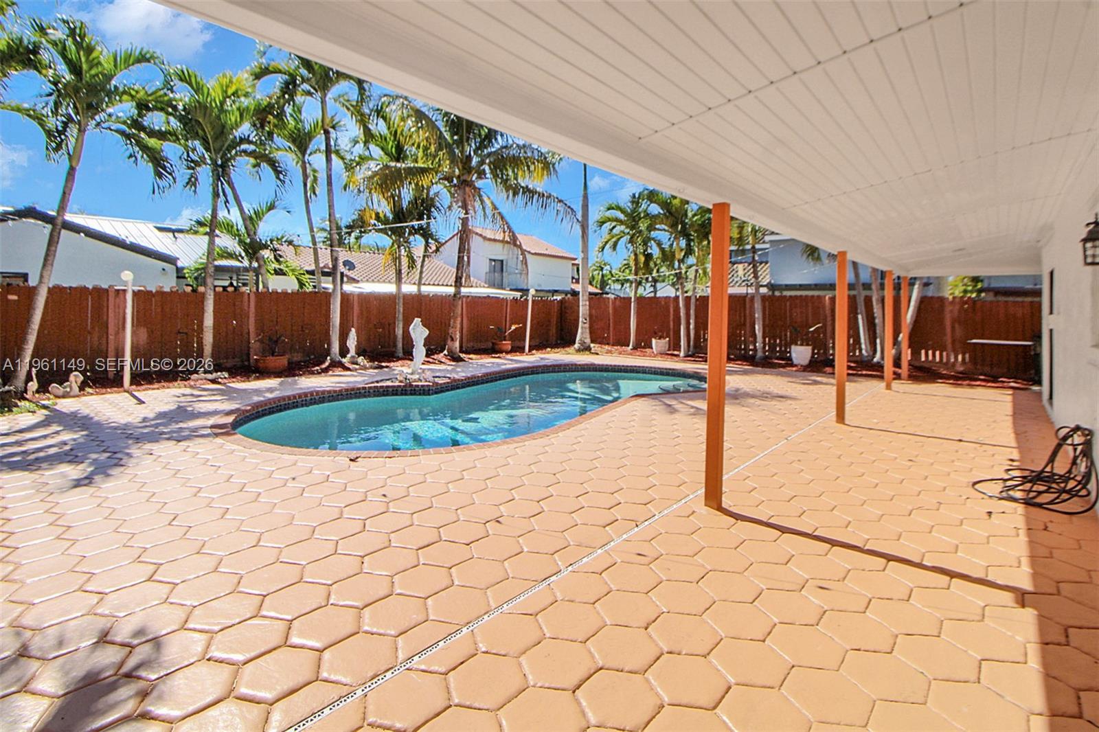 LIVE OAK OF THE HAMMOCKS - Residential