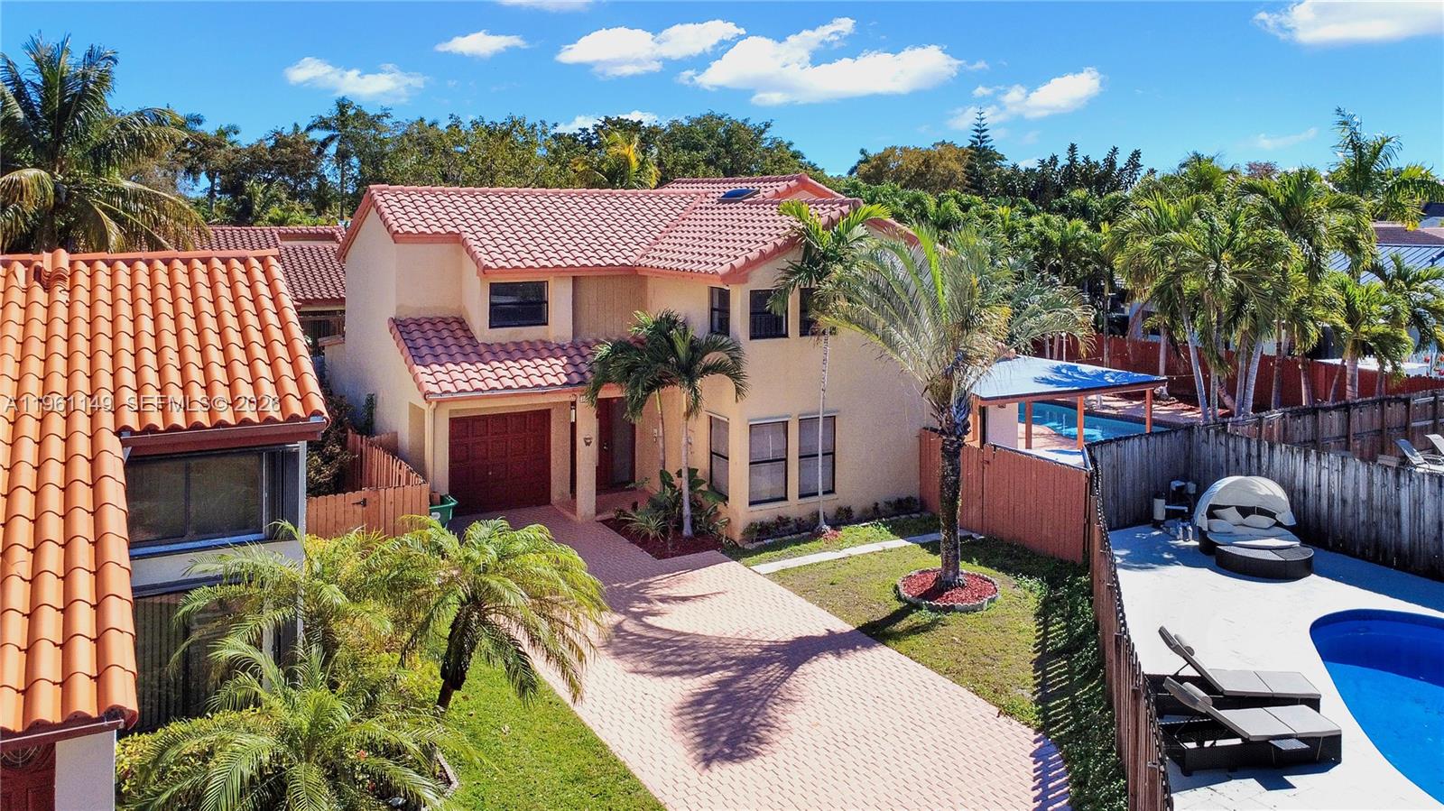 LIVE OAK OF THE HAMMOCKS - Residential