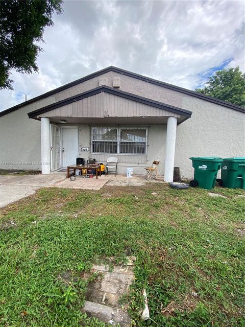 3956 NW 182nd Ln Miami Gardens FL 33055