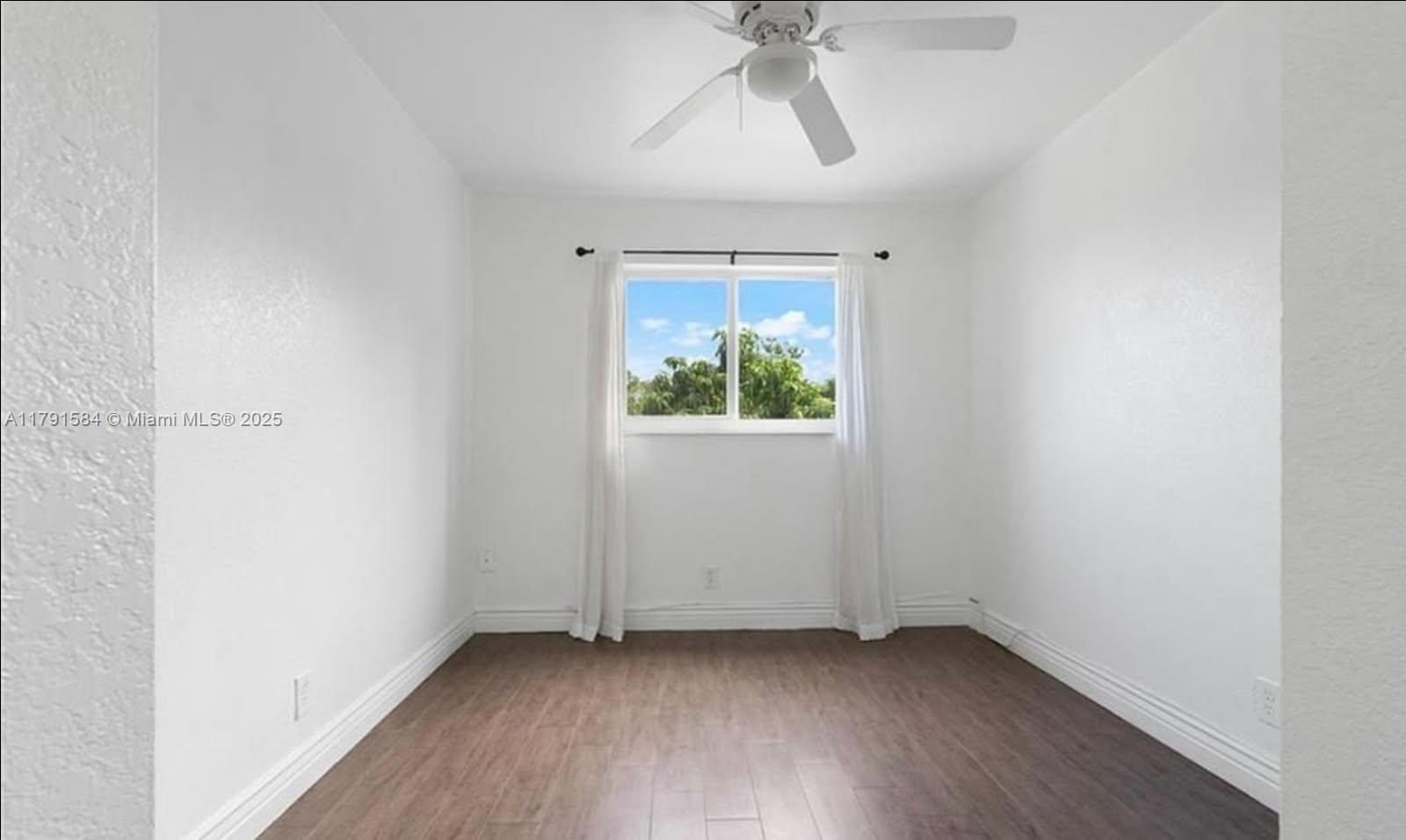 ORIOLE GOLF & TENNIS CLUB - Residential