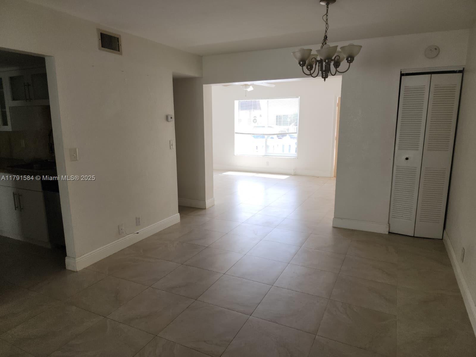 ORIOLE GOLF & TENNIS CLUB - Residential