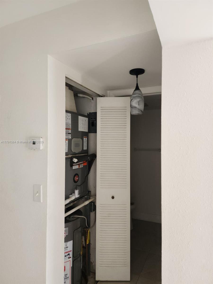 ORIOLE GOLF & TENNIS CLUB - Residential