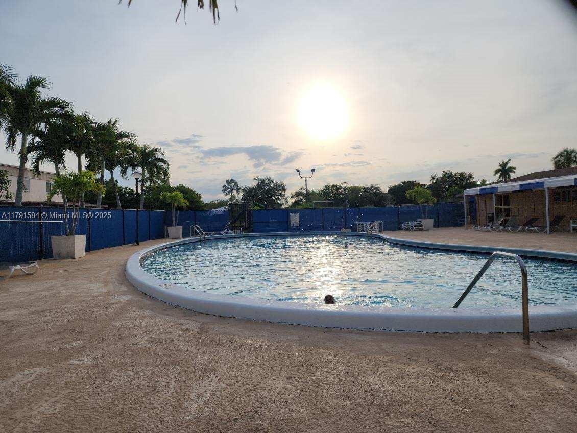 ORIOLE GOLF & TENNIS CLUB - Residential