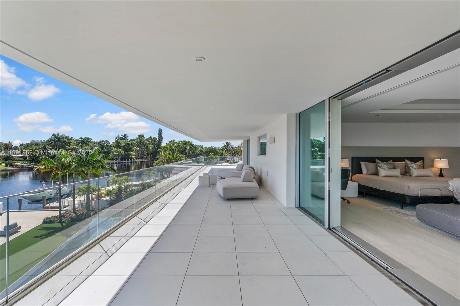 LAUDER GATE ISLES - Residential