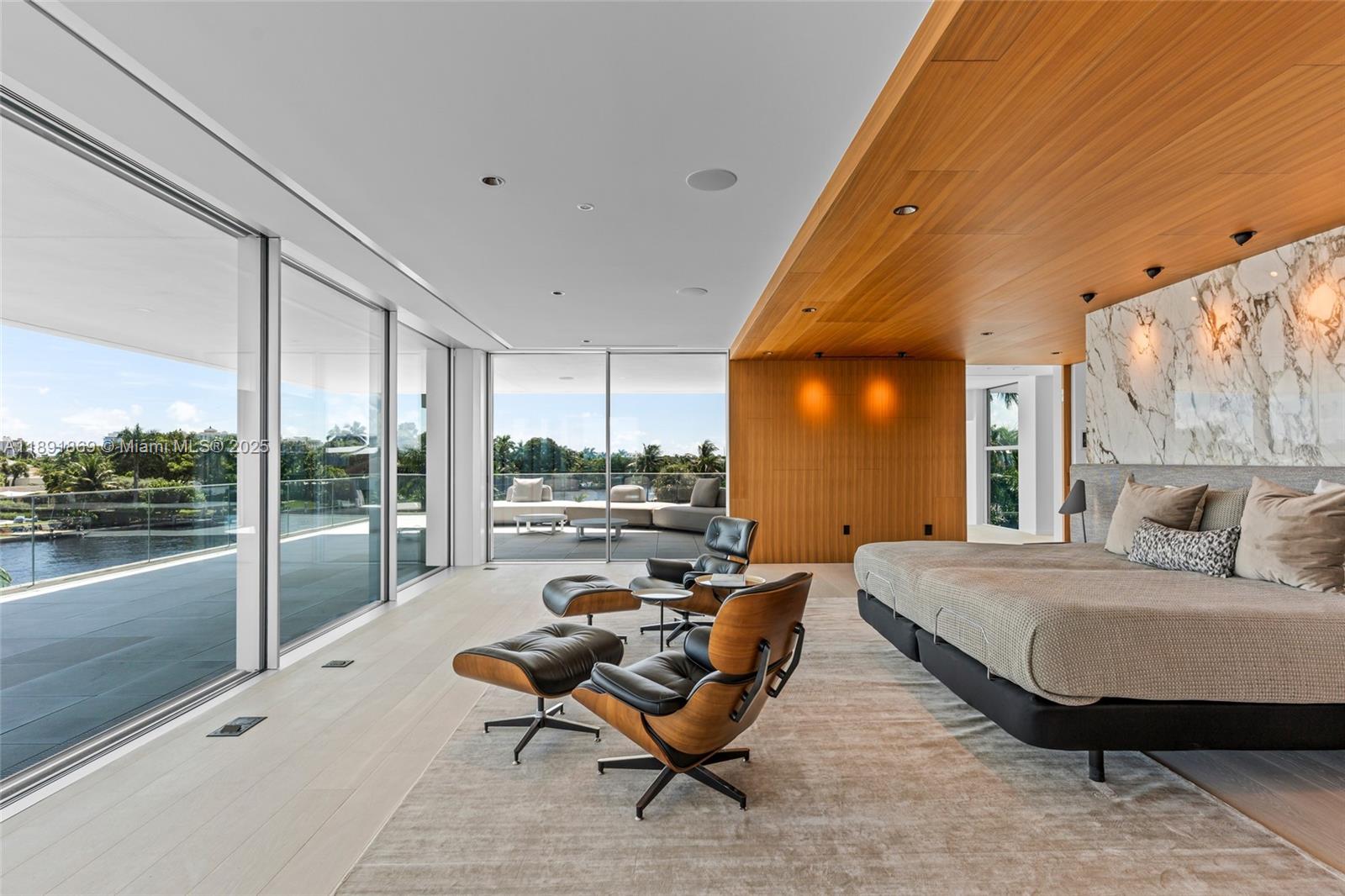 LAUDER GATE ISLES - Residential