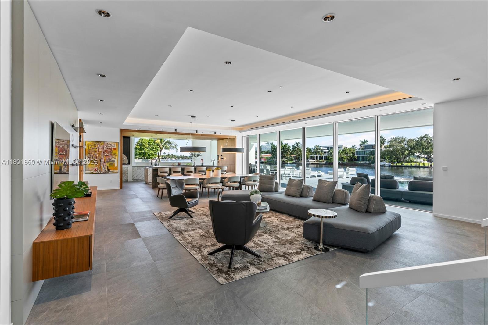 LAUDER GATE ISLES - Residential