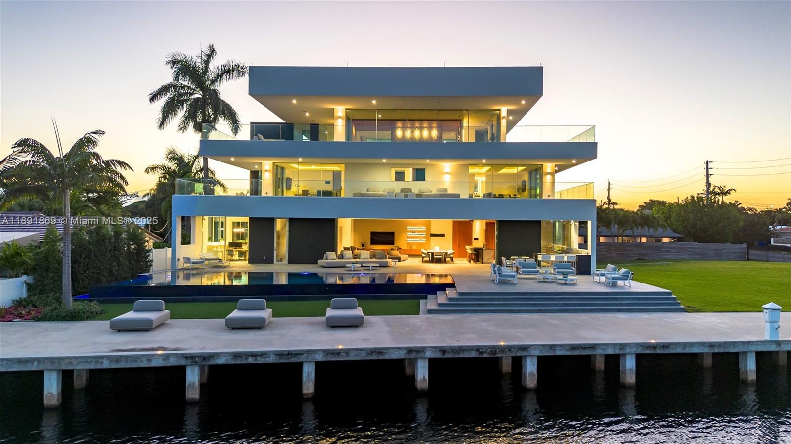 LAUDER GATE ISLES - Residential