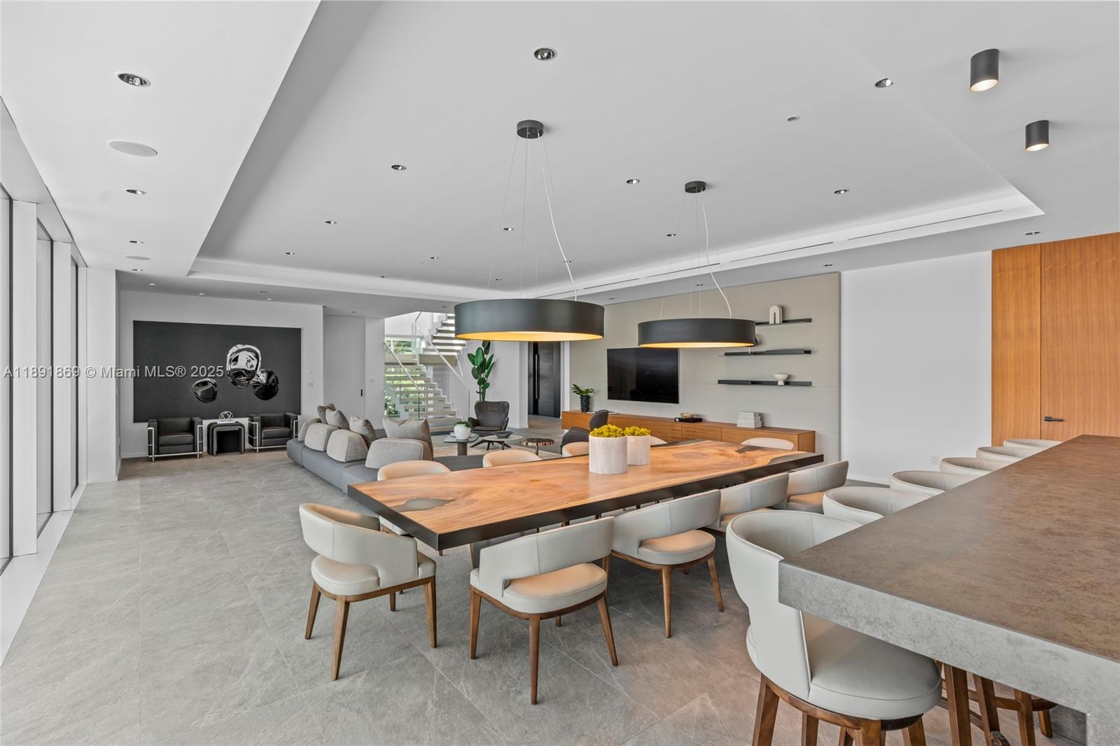 LAUDER GATE ISLES - Residential