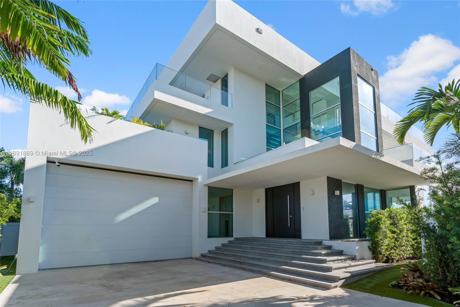 LAUDER GATE ISLES - Residential