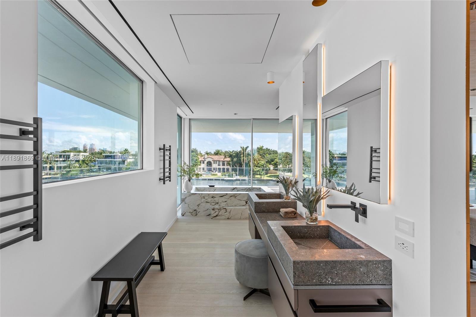 LAUDER GATE ISLES - Residential