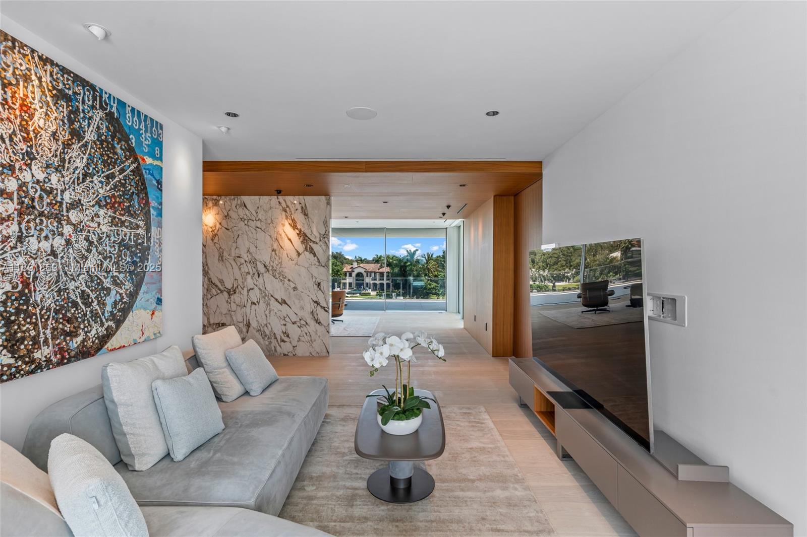 LAUDER GATE ISLES - Residential