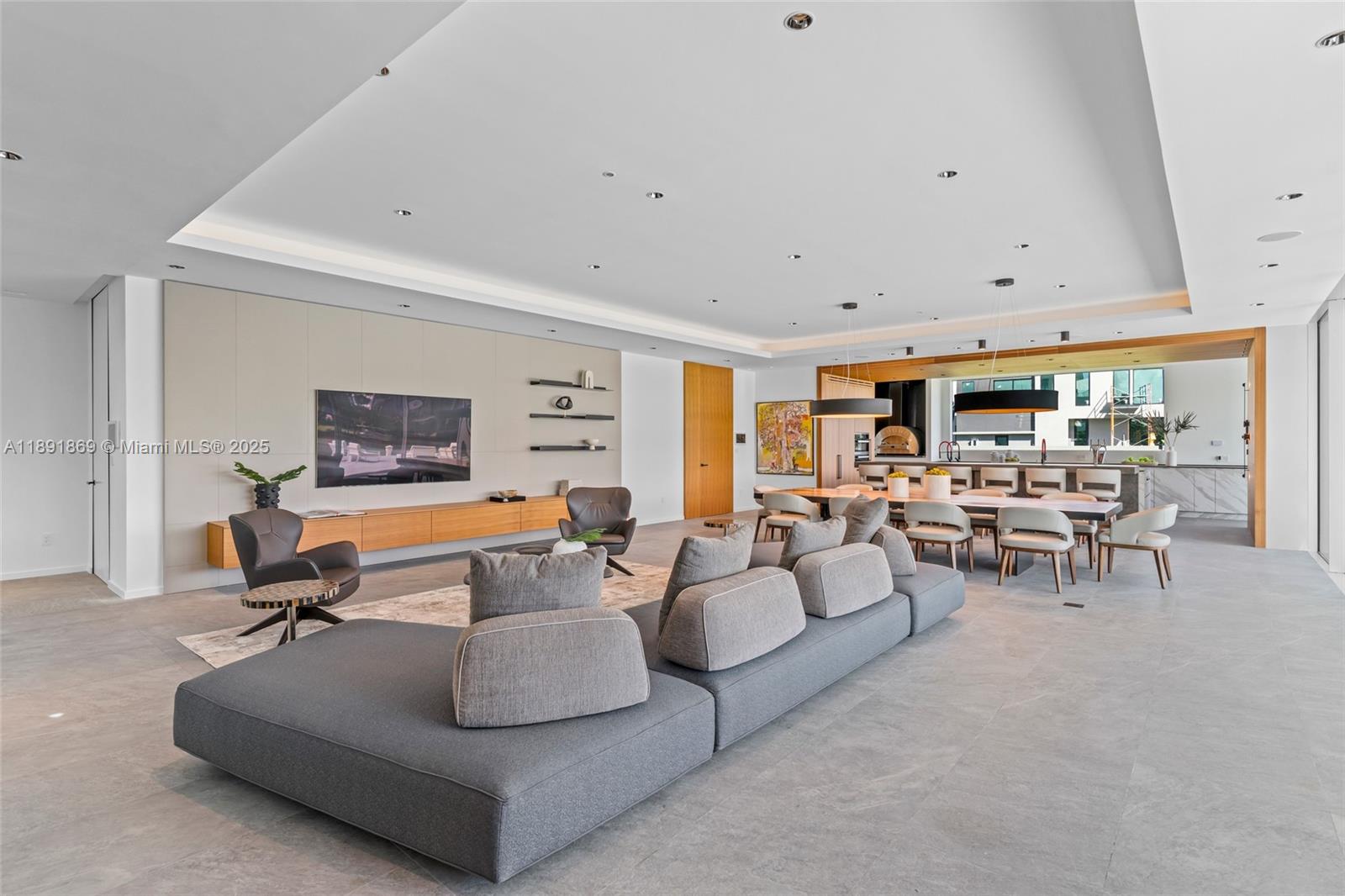 LAUDER GATE ISLES - Residential