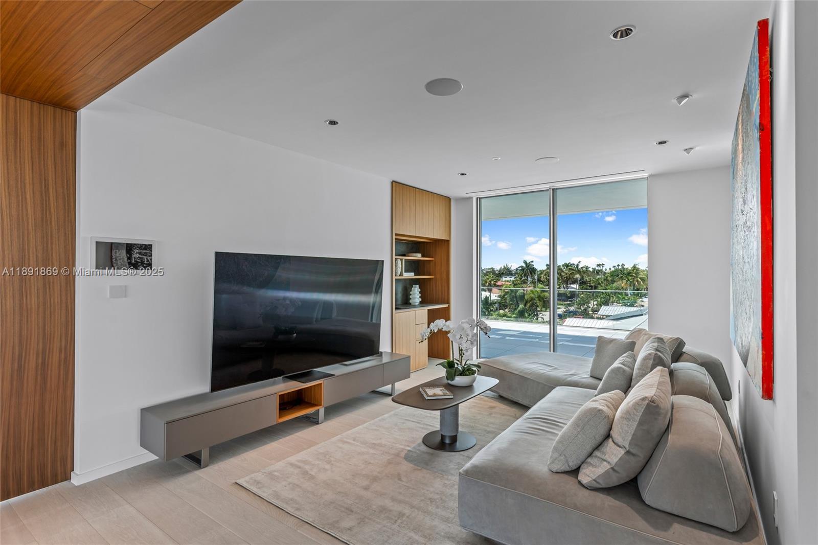 LAUDER GATE ISLES - Residential
