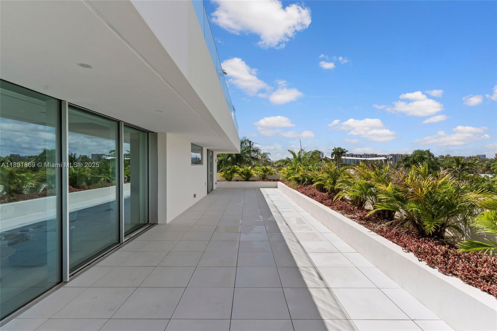 LAUDER GATE ISLES - Residential