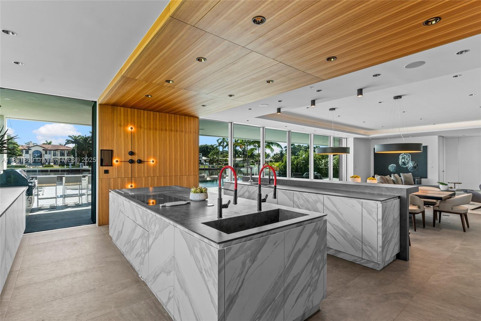 LAUDER GATE ISLES - Residential
