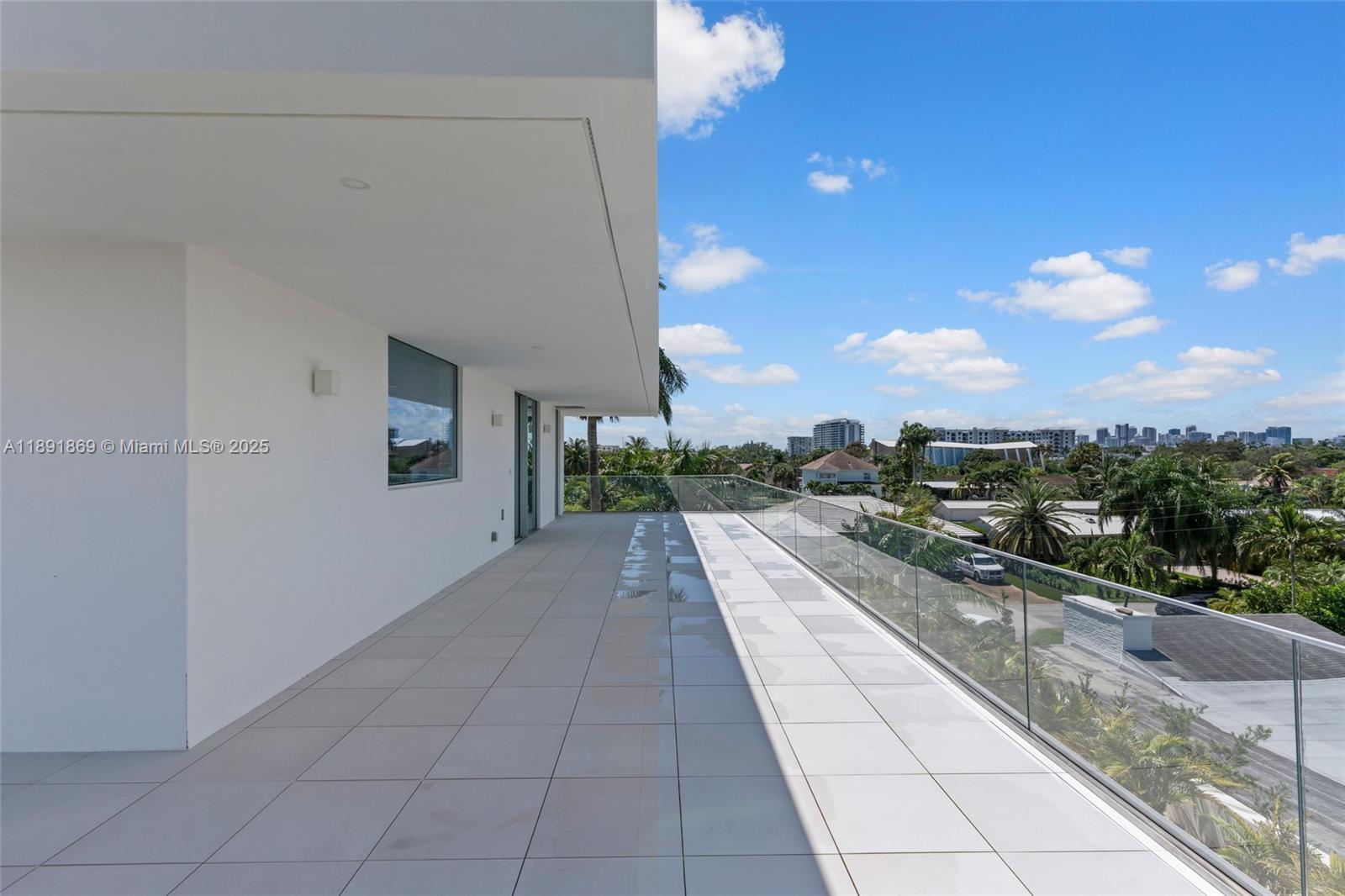 LAUDER GATE ISLES - Residential