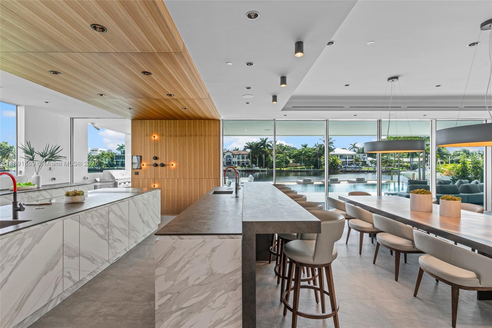 LAUDER GATE ISLES - Residential