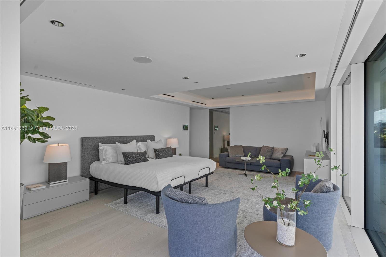 LAUDER GATE ISLES - Residential