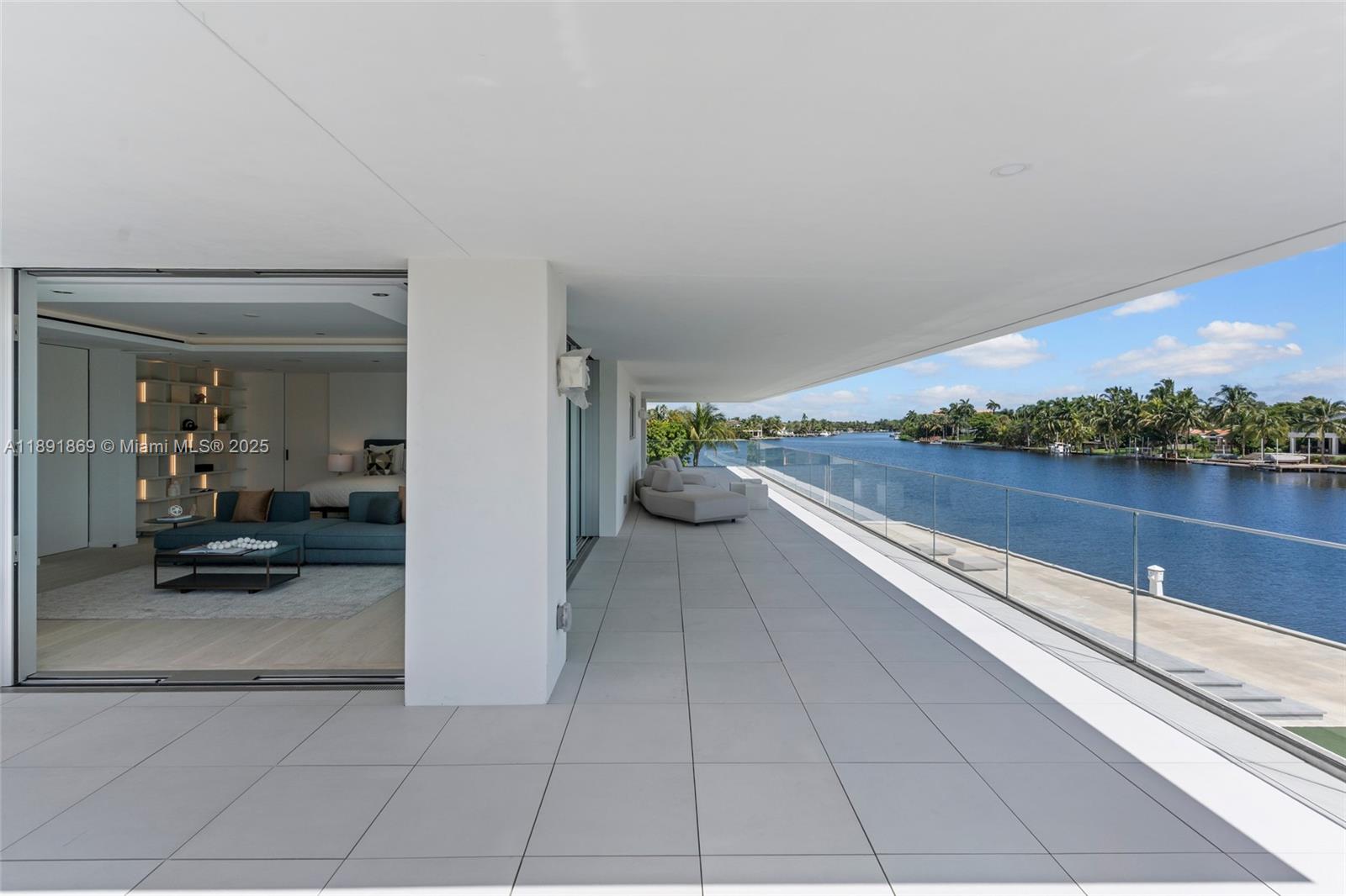 LAUDER GATE ISLES - Residential