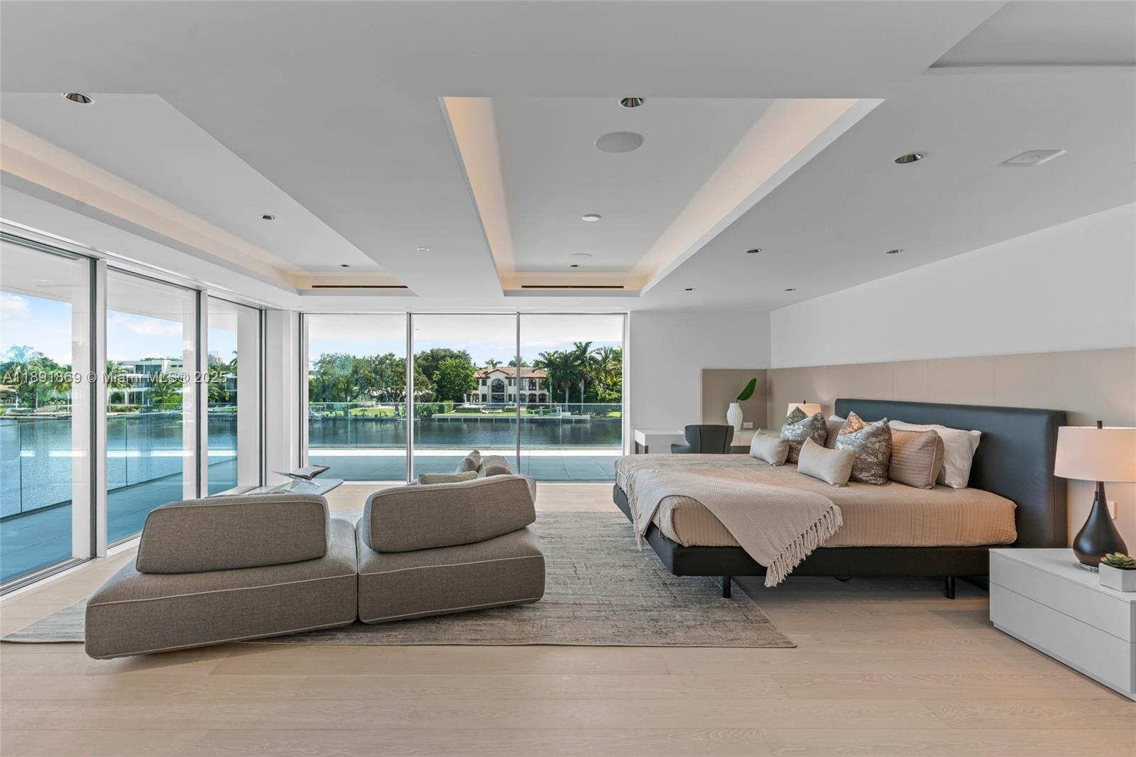 LAUDER GATE ISLES - Residential