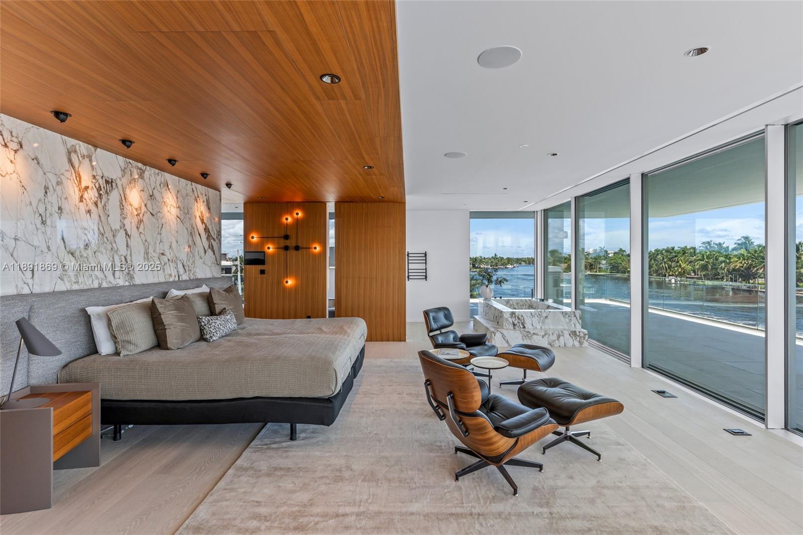 LAUDER GATE ISLES - Residential