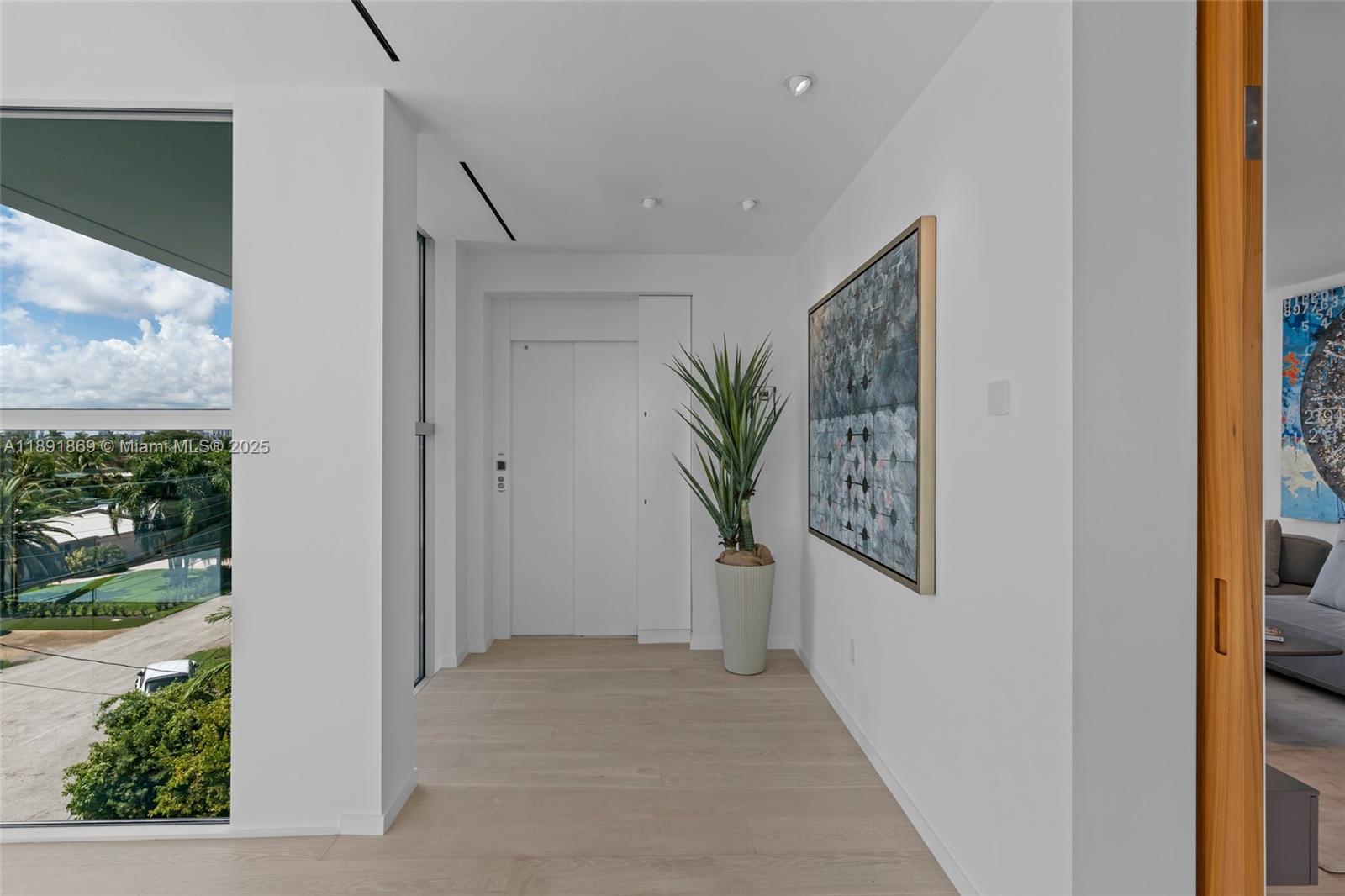 LAUDER GATE ISLES - Residential