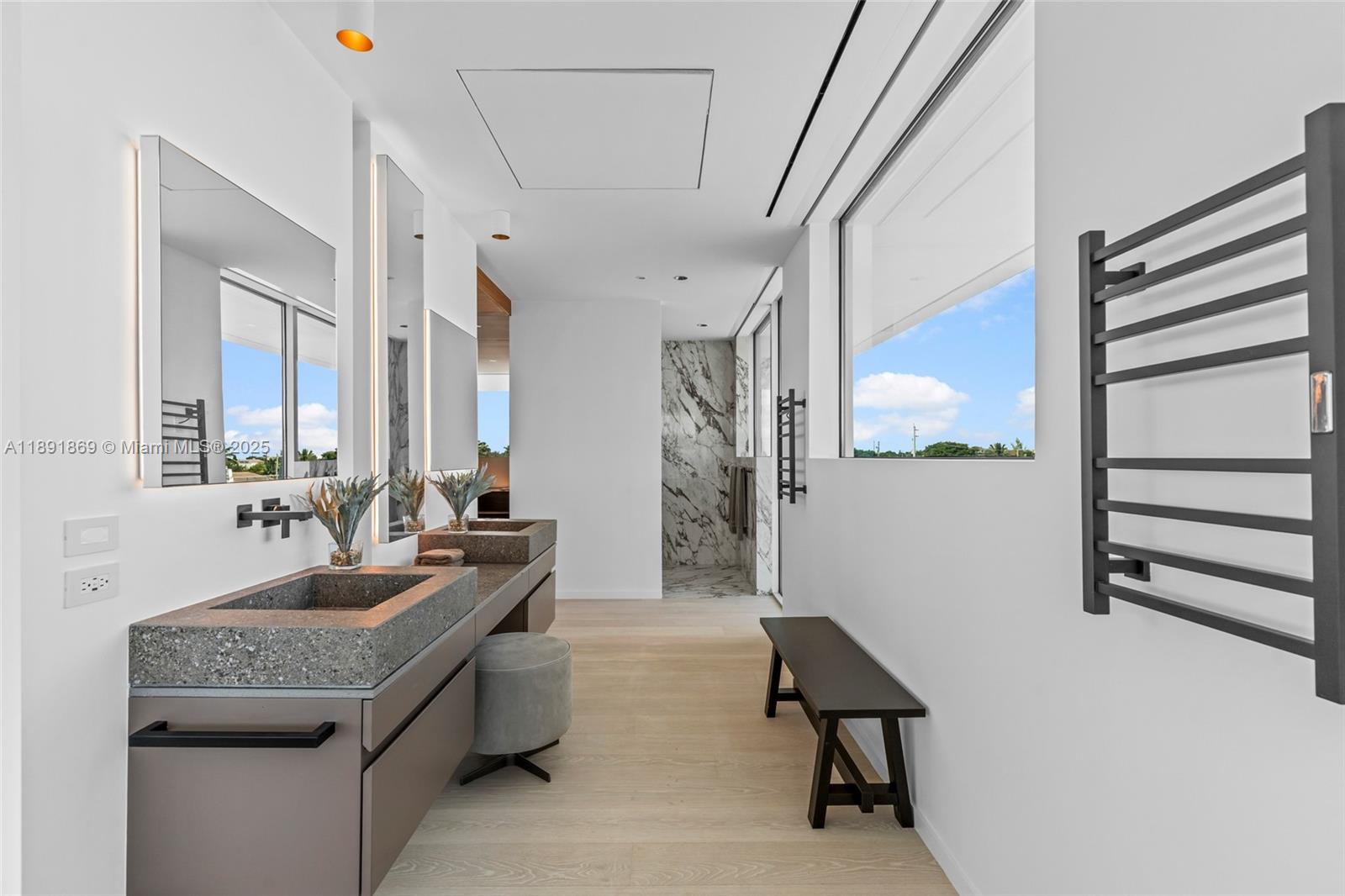 LAUDER GATE ISLES - Residential