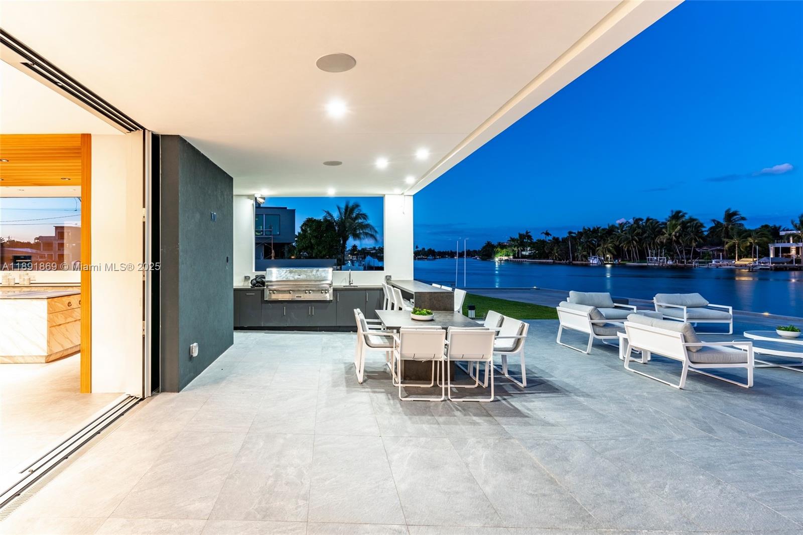LAUDER GATE ISLES - Residential